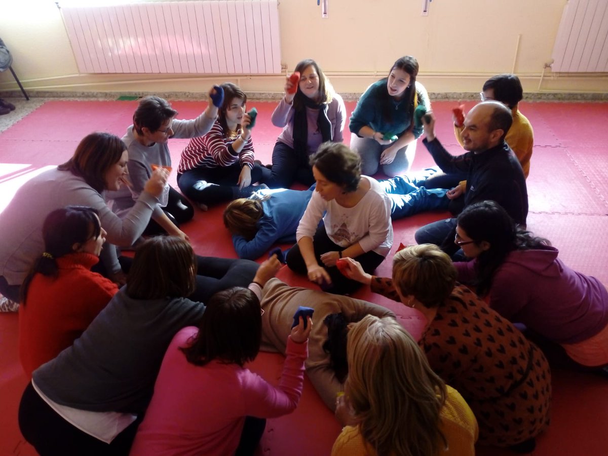 MecemeTeruel's tweet photo. Algunos momentos en Jornada de Educación Infantil de 0 a 3 años. Impartiendo talleres de Estimulación Temprana con música! en Utrillas https://t.co/5wYBqWcril