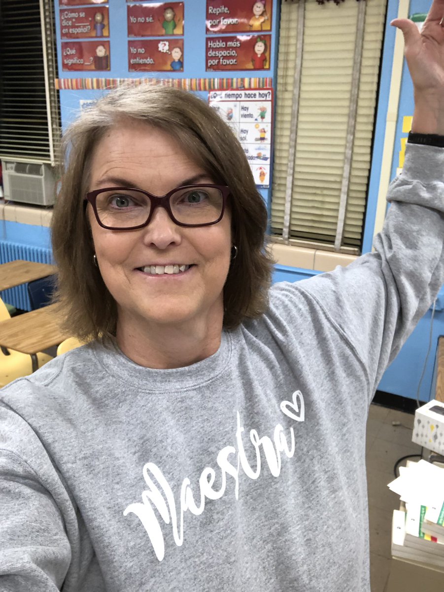 IWA_Spanish's tweet photo. It’s Mission Week at @iwaredknights which means an opportunity to dress down AND wear my new fave Maestra&Co sweatshirt! #LangChat #MissionWeek2020 https://t.co/eJlgsSS2nW