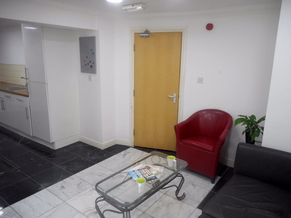 jnrproperties's tweet photo. FROM THE LIBRARY TO THE WOODVILLE PUB AND HOME IN MINUTES - ONLY £350pp
To Let 4 Bed Flat  Cathays Terrace, Cathays ( 4 Beds ) GF £1,340 pcm
Fresh refurbishment of outstanding quality. 4 good size double bedrooms with ensuite shower facilities. 

https://t.co/bjxioasppJ https://t.co/AqNl7QzrP5