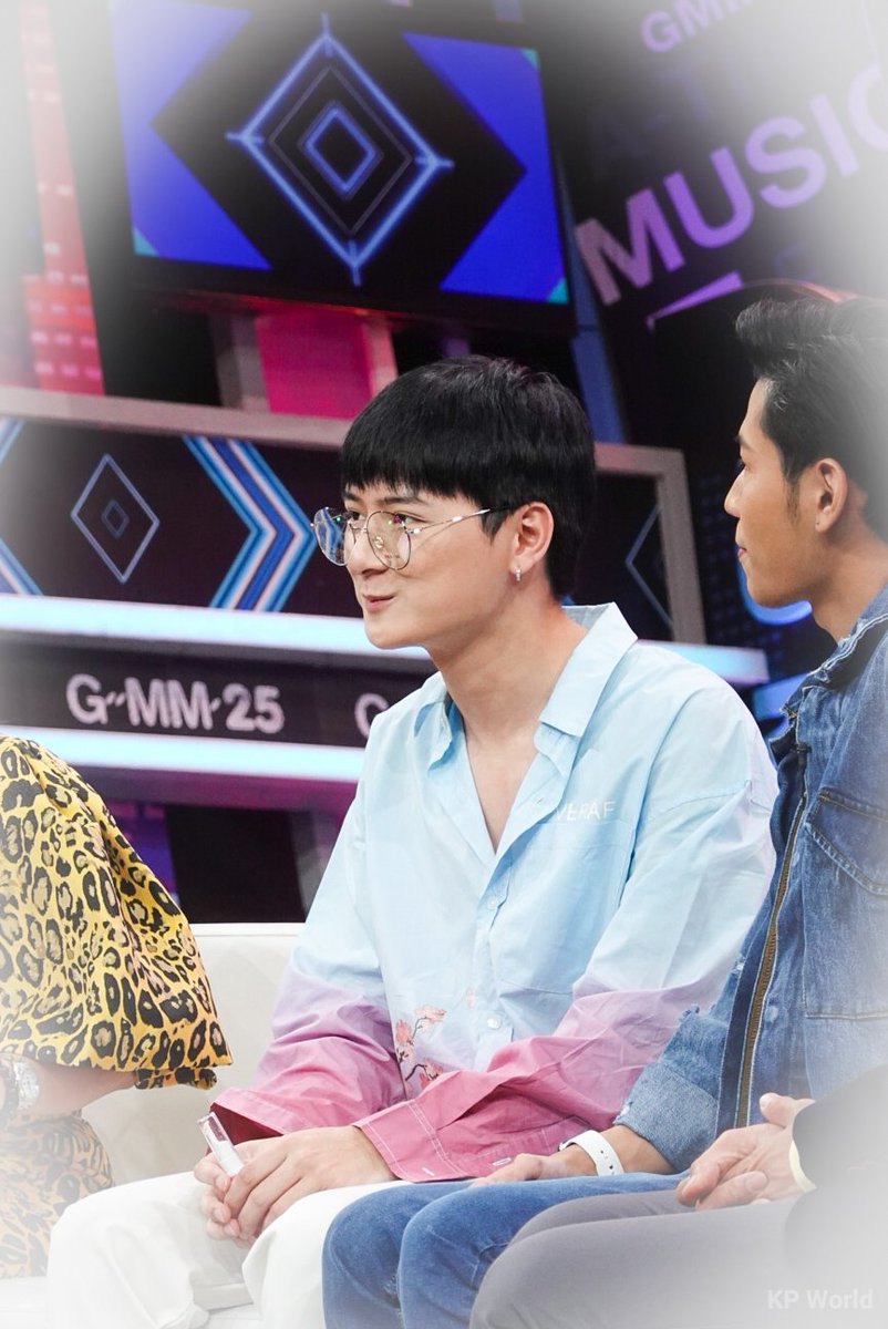 Poon_KPWorld's tweet photo. ทำปากตะงุยๆๆ 😆❤️ #แฉxidolo #แฉxคริสสิงโต #KristPerawat #ยยขคพ #KPWorld @kristtps @krist_est https://t.co/uY2HNaVF27