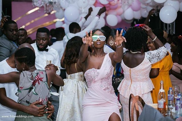 BellaNaijaWed's tweet photo. Yes, this is the mood!

Photography @focusnblur 
Planner  @whitechalktheplannner

#BellaNaijaWeddings https://t.co/O7uTXzg6IJ https://t.co/RbWbqYFVRK