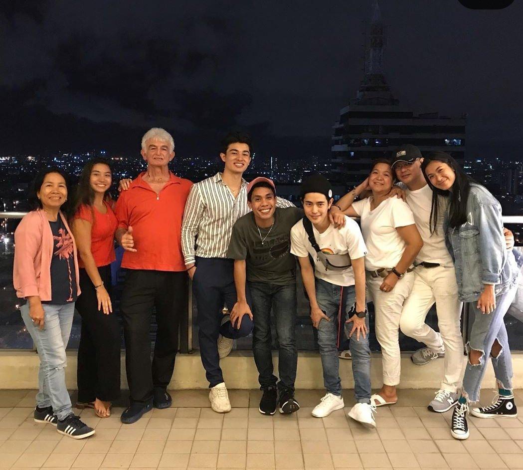 LDre28's tweet photo. When your families automatically include both of you in all the plans and just presume you will be there, you have made it! Part of the family, your couple status is solid!

10derLOVEfor LOUDRE
@louyanong @itsdredesu

CTTO https://t.co/dxyAIZdYrq