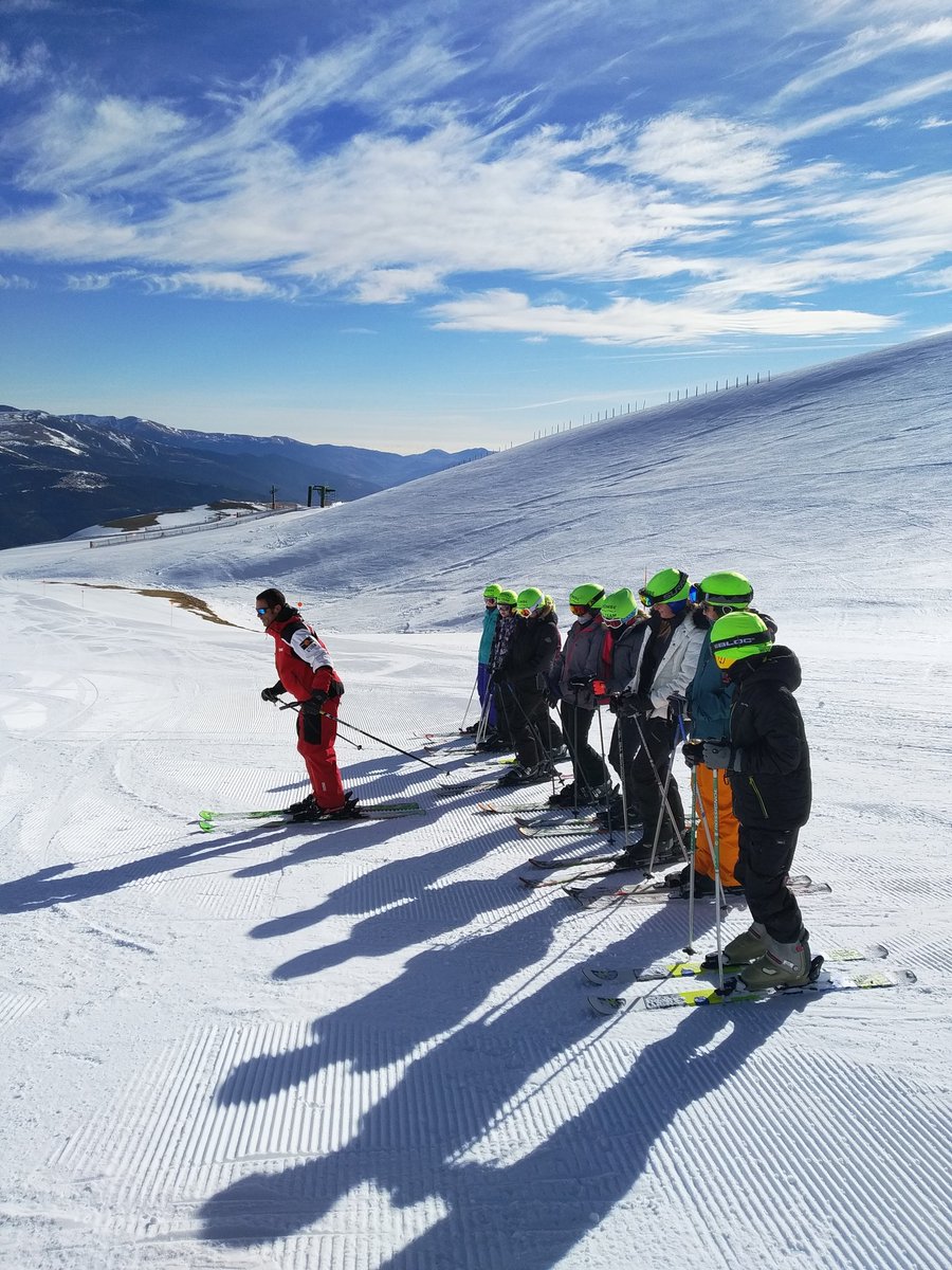 CoombeFedSki's tweet photo. Our trip is fast approaching! Reminder that all key information (including kit lists) can be found in the presentation and pre-departure letter on both school websites here:
https://t.co/6N99vmtR5T
Happy packing! 😉 https://t.co/W56K7dN9DW