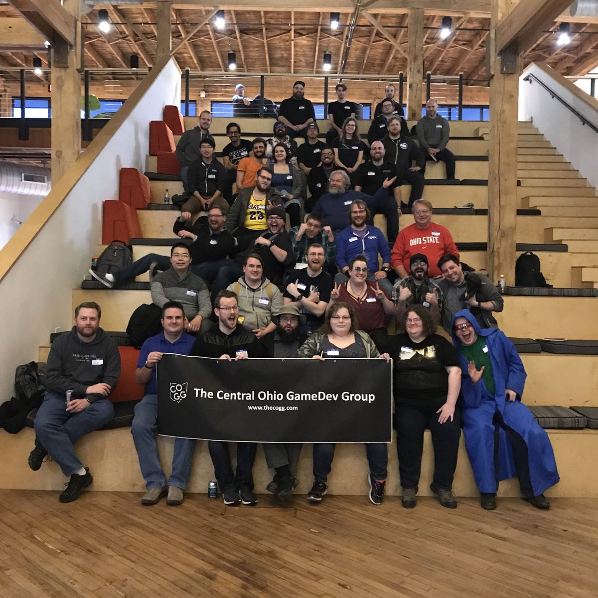 Multivarious tweet media