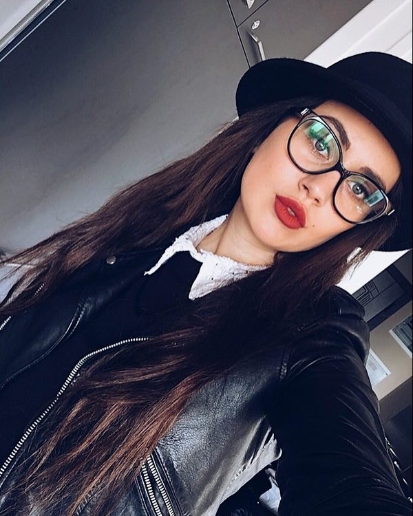 OlgaDating's tweet photo. I am very inquisitive and sociable. I always try to look at things positively and enjoy life. 
After all, time flies so fast .. Yesterday I was finishing school, and today I am al... ...
♥ Send her Message > https://t.co/bphFULN8Up < ♥ https://t.co/TwRxOLpshN