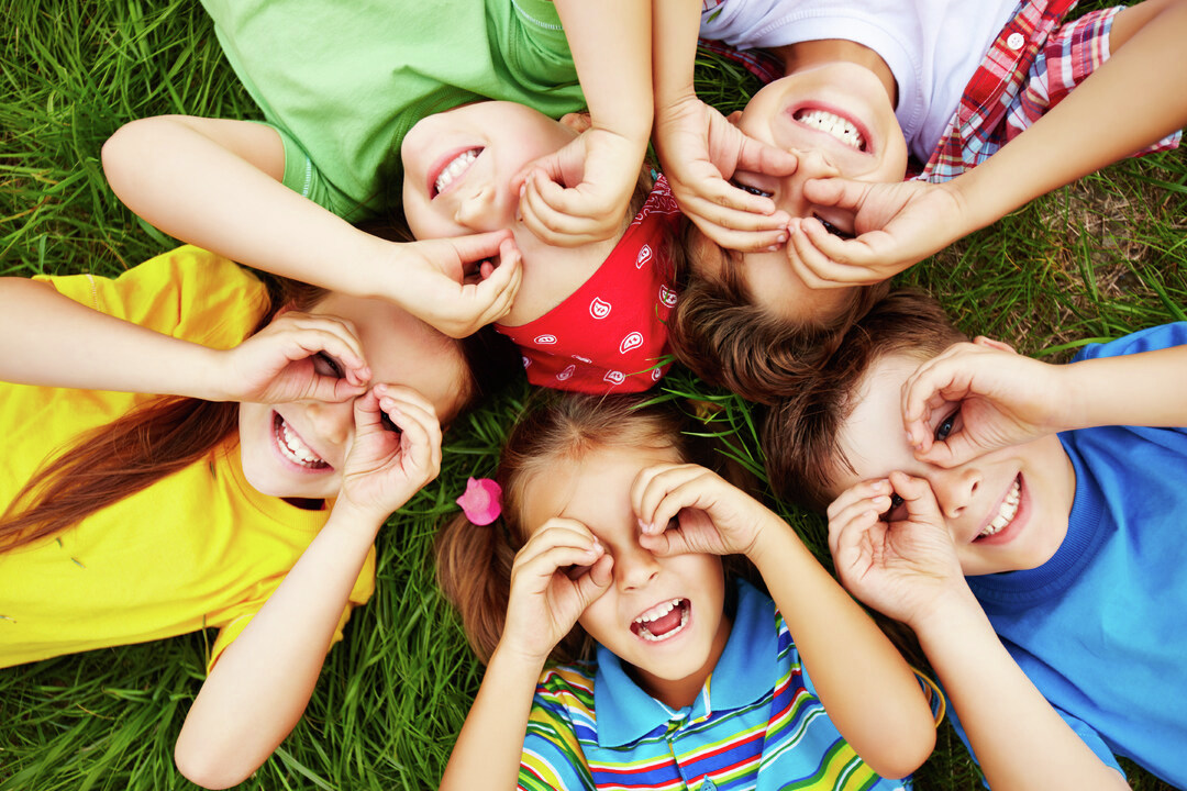 AfaDispensing's tweet photo. Kids are curious and can sometimes even be a bit mischievous. Before you know it, they get their hands on a bottle of cleaning product. Be sure to use one of our sprayers with a child-lock. This way you can prevent unfortunate situations! More info: https://t.co/3RdfYM0qvJ https://t.co/JIsrKQfSPZ