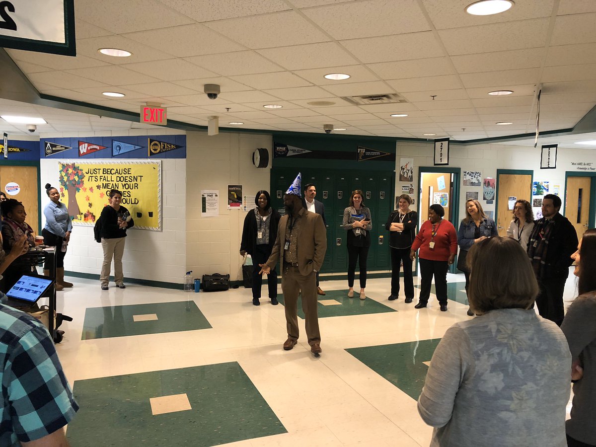 WilderMiddle's tweet photo. A little #halfbirthday celebration to start off this Tuesday!! Happy Half Birthday @SilvanusThrower!!! #OneSchoolOneFamilyOneCommunity https://t.co/qgpBye18mg