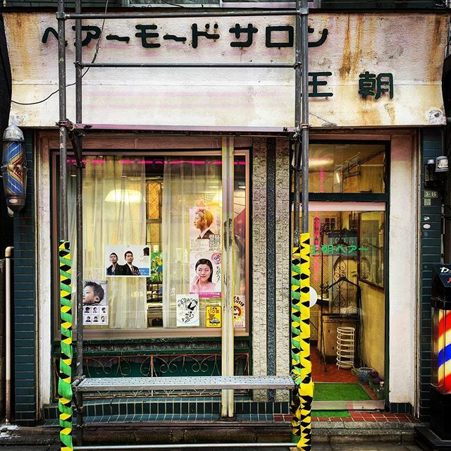 壁cr床屋