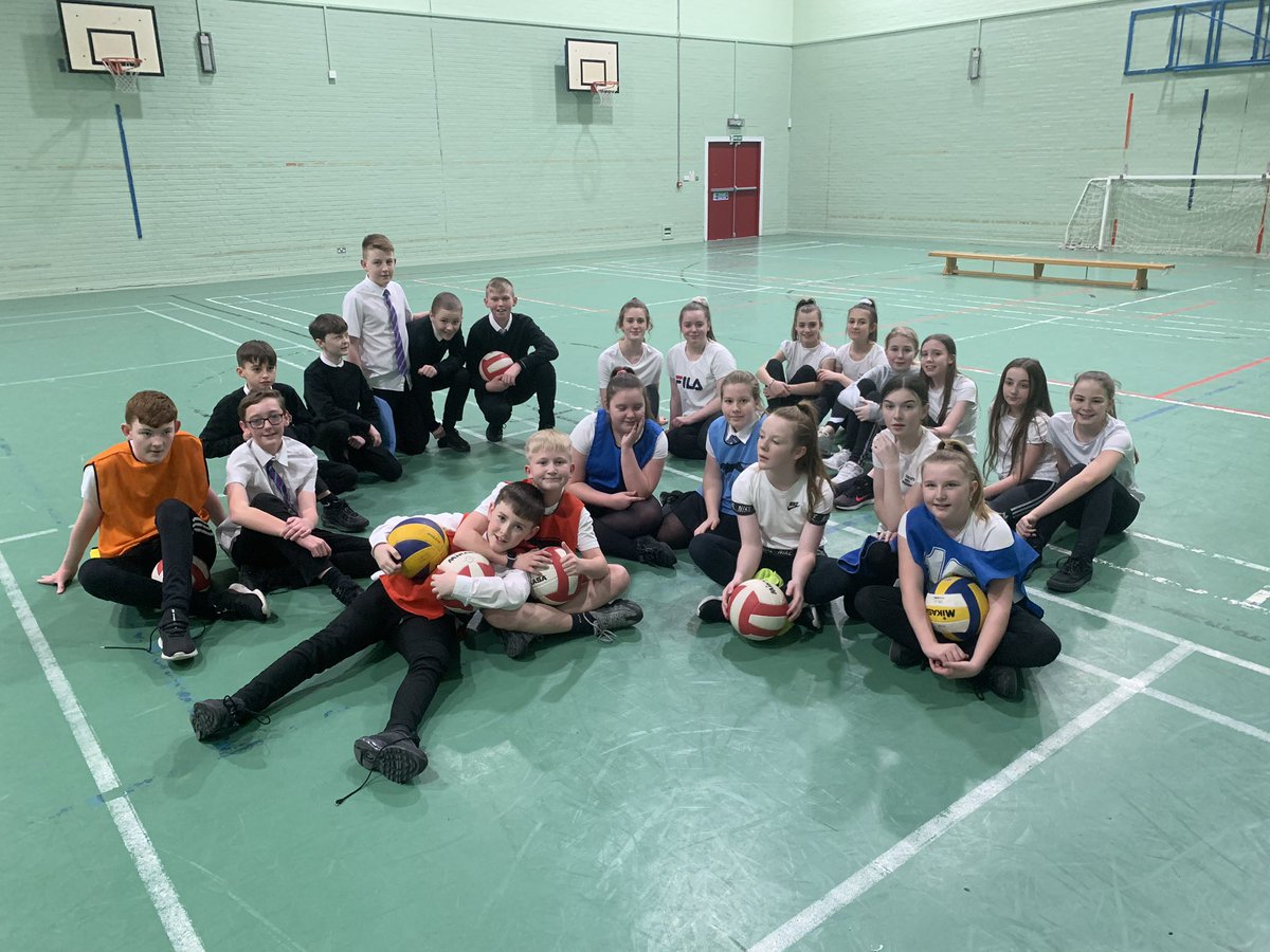 MrAitkenPE's tweet photo. Murray house winning 1st year dodgeball 🏐 @StMoPE https://t.co/GZofCadXdO