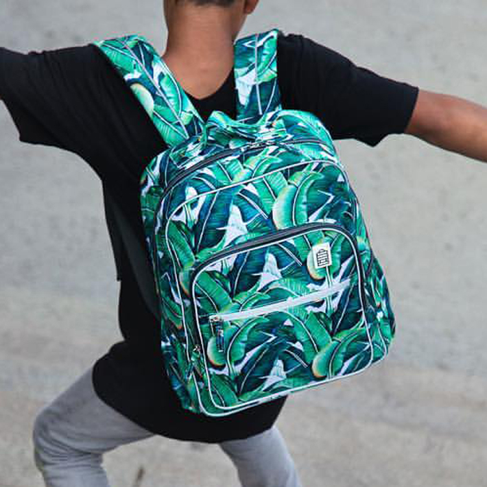 start_small's tweet photo. Founded in 2015 by entrepreneur Alissa Lentz, @HeroBackpacks are designed to inspire confidence with bold patterns and a motivating mission. 🔥💪 See how they embody style and purpose at https://t.co/M0q8usnoSU
⠀⠀⠀⠀⠀
#startthinkingBIG #HEROtribe #HEROnewyork #HERObackpacks https://t.co/08niqvqumg