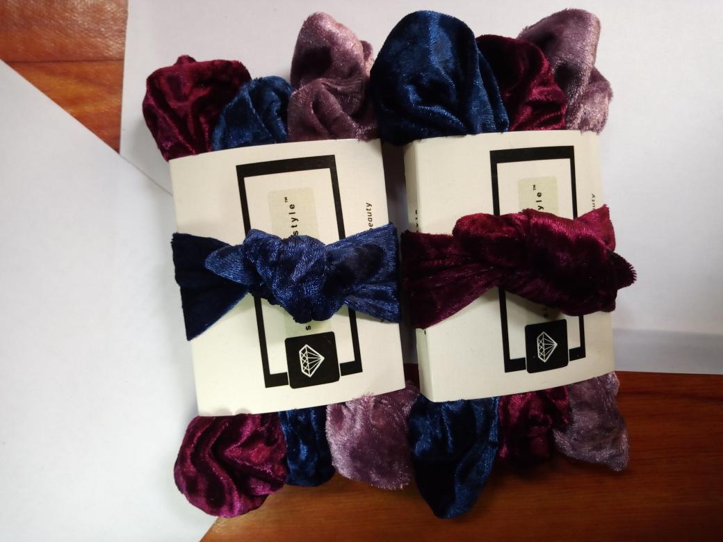 Chukulee_'s tweet photo. L U X U R I A T E
add a piece of luxury to your life with these little pleasures from #sleepininstyle
Silk sleep Mask 3000-4500ngn
Velvet Scrunchies 1500ngn
Robes 5000 > ngn
Silk pillowcase 2500 ngn
#Health #Beauty #MadeInNigeria #HandMade #Luxury #Instagram
Please retweet https://t.co/Heta9i5Vme