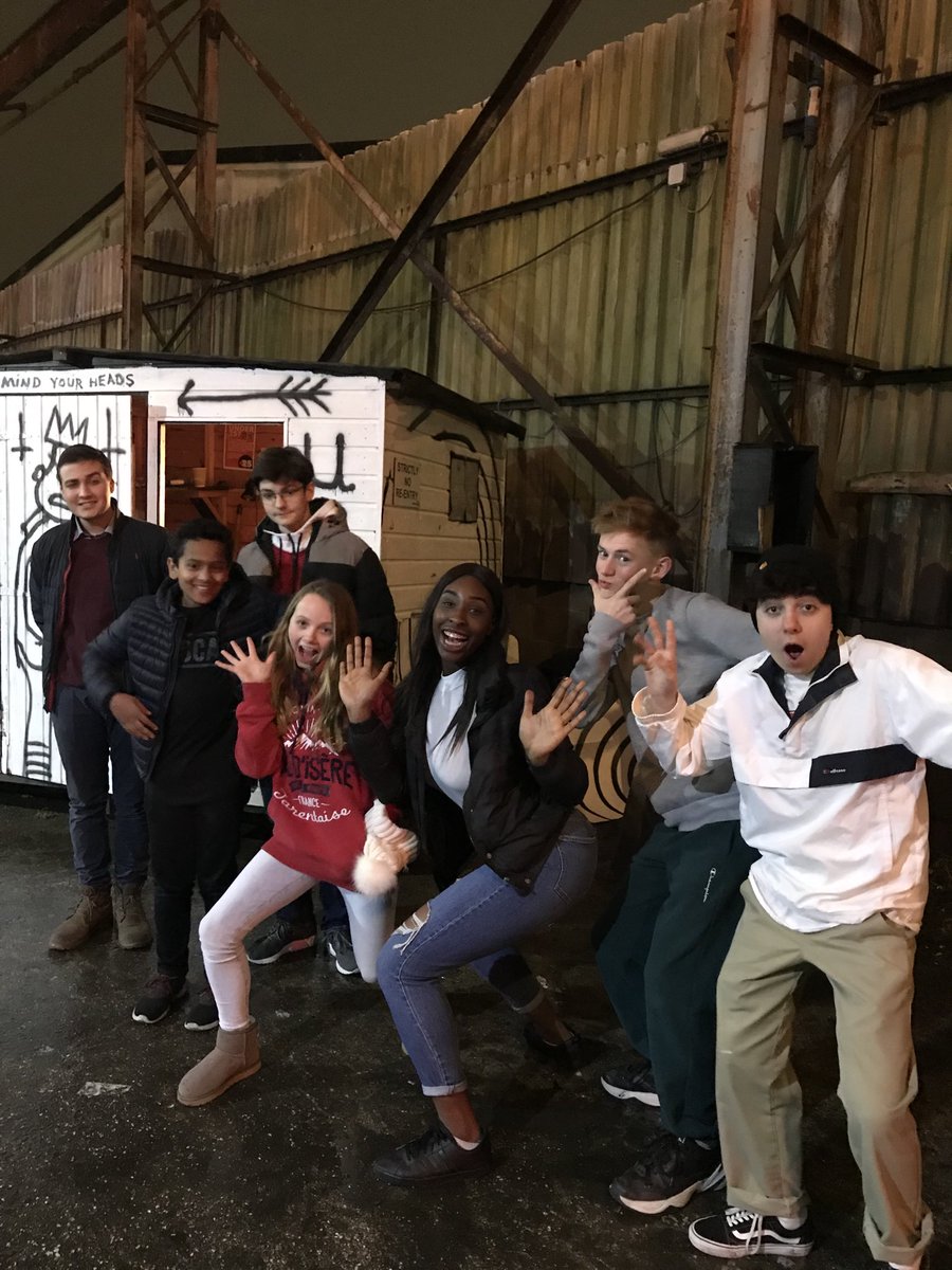 bgsdrama's tweet photo. Some of our Drama scholars about to watch ⁦@WeAreKneehigh⁩ #UBU! https://t.co/hTSLtr1hU8