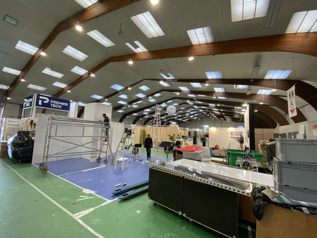 Rennesparcexpo's tweet photo. Dernier jour d’installation avant l’ouverture des portes demain pour cette 21ème édition du @CarrefourEau au Parc Expo de #Rennes. #CGLE #PXRA #eau #environnement @IDEAL_Co @Min_Ecologie @regionbretagne https://t.co/sorzvnzg0b