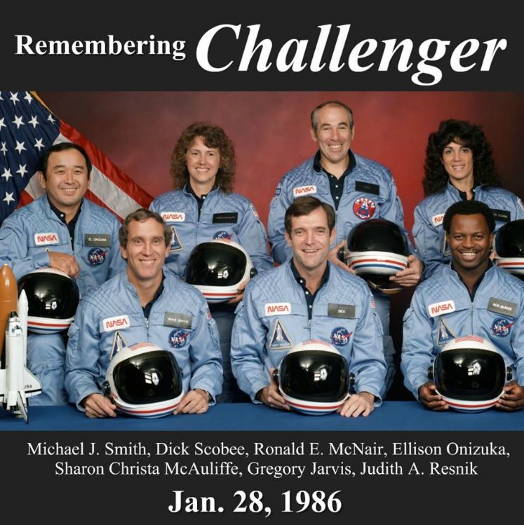 EPXx7Z2WoAgJl76?format=jpg&name=900x900