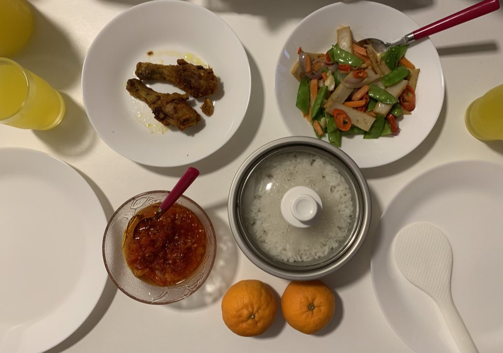 23/1/2020: Nasi + ayam goreng + sambal + fishcake kacang pea goreng + limau mandarin + air oren sunquick for berbuka 