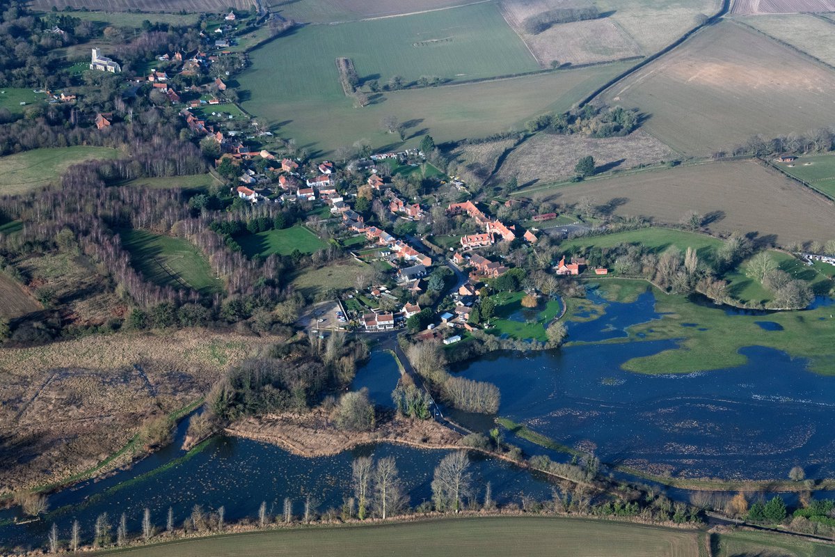 johnfielding001's tweet image. Ringland &amp;amp; the river Wensum in flood - Norfolk UK aerial image #Ringland #Norfolk #flooding #aerial #aerialphotography #Nikon