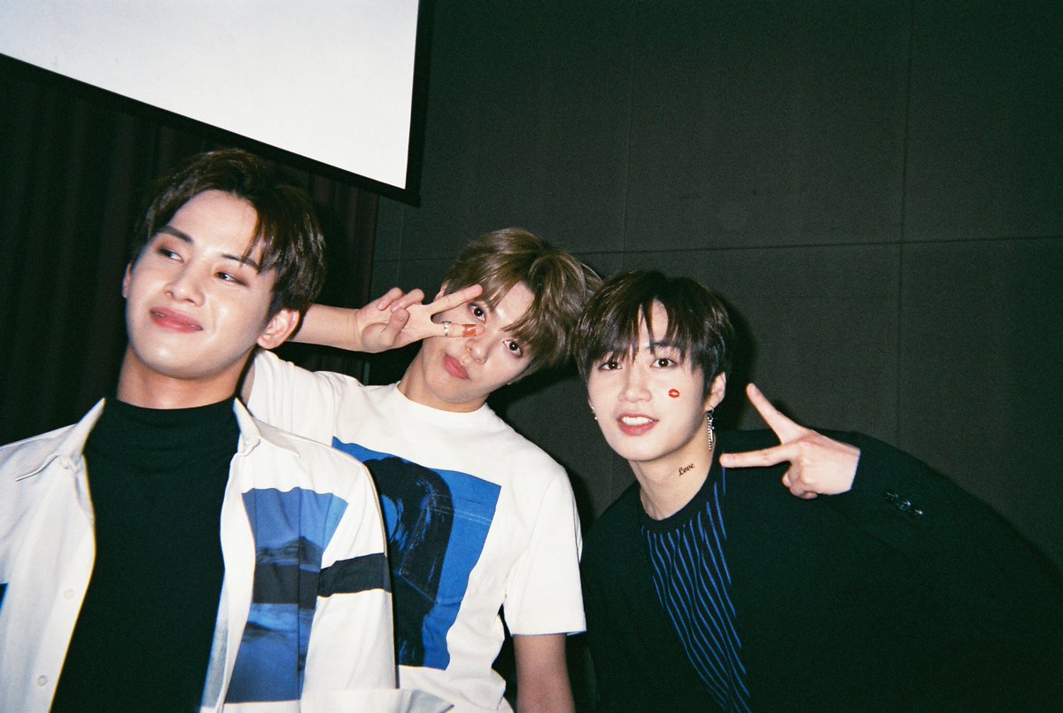 feeldog_bpnn's tweet photo. 아직도 유앤비를 잊지않고 응원해줘서 감사합니다. 멤버들은 지금도 너무 잘지내고 자기가 나아가야할 곳을 열심히 가고있으니까, 유앤미들도 항상 행복했으면 좋겠고, 건강과 웃음 잃지말아요. 
우리가 바라는건 그것 뿐이에요🙂 https://t.co/53pbxm7iug