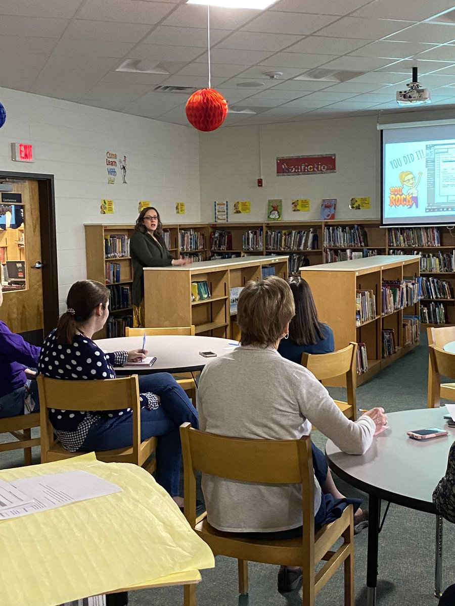 PetsPatriots's tweet photo. Technology Outlook training with @mrscook4thgrade @wallaceteaching @TiffanyMBusch https://t.co/4XY2TCOXX8