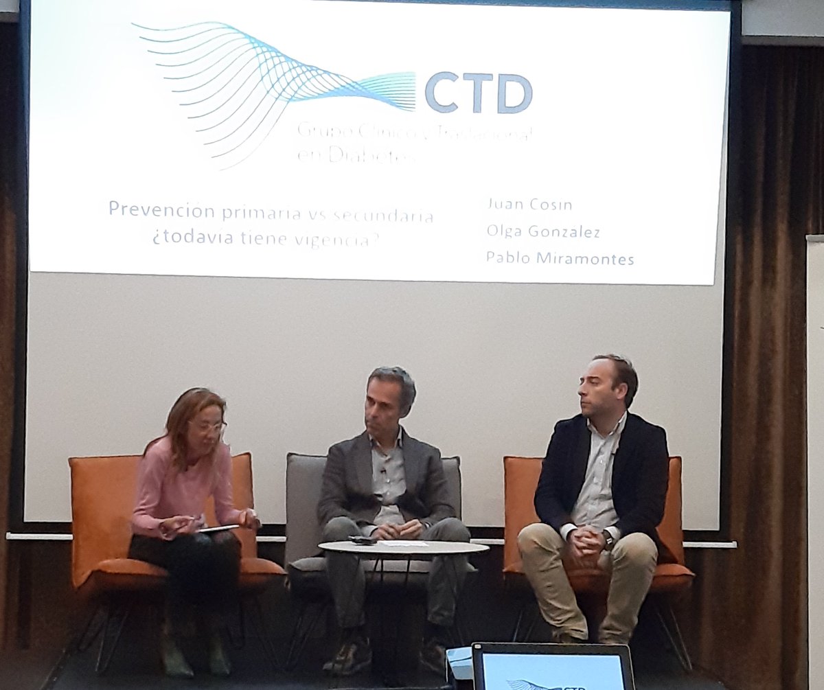 EvafaLibre's tweet photo. Reunión del @CtdGrupo 

Prevención primaria vs. secundaria: ¿todavía tiene vigencia?
Responden los ponentes Olga González y Pablo Miramontes en la mesa moderada por Juan @JCosinSales https://t.co/FJPgOFnxEi