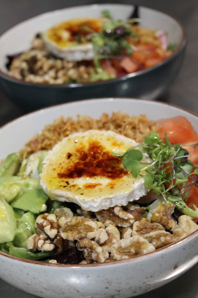 El3deGaldos's tweet photo. ¡Adelántate a la operación bikini con nuestras ensaladas! Porque comer sano y cuidarse también es un placer.

#tapas #healthy #madrid https://t.co/T613FmO7CR