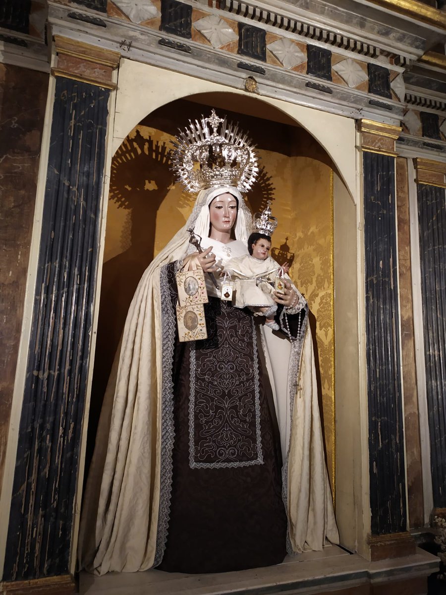 VCarmenCamas's tweet photo. Así luce Nuestra Bendita Madre del Carmen en su altar https://t.co/tpxZDtnFSB