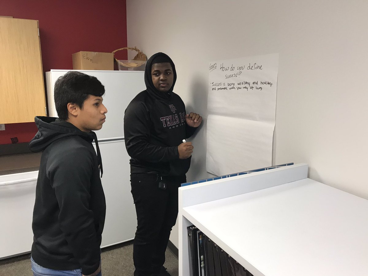 BVCoog13's tweet photo. @HISD_ATMP students from @FurrHS had a chance to meet and discuss perseverance and success. Great conversations and insight from these young men! @CharlesASloan1 #HISDEmpowers #ATMP #AscendingToMen #ATMProject https://t.co/kHChaqfOV1