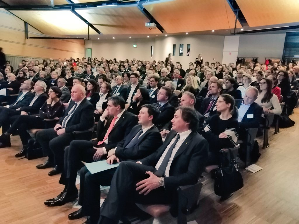 Crédit Agricole Sud Rhône Alpes (@casudrhonealpes) on Twitter photo L'amphithéâtre du <a href="/museedegrenoble/">Musée de Grenoble</a> est comble ce soir pour les #RencontresCA #CASRAxMEDEF <a href="/medefisere/">Medef Isère</a> L'amphithéâtre du <a href="/museedegrenoble/">Musée de Grenoble</a> est comble ce soir pour les #RencontresCA #CASRAxMEDEF <a href="/medefisere/">Medef Isère</a>