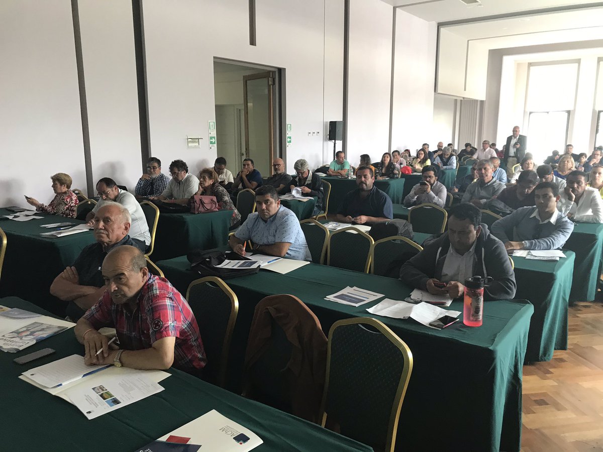 dos_segegob's tweet photo. Equipos @dos_segegob exponen sobre Ley 20.500 de Participación Ciudadana y 19.418 sobre Juntas de Vecinos y Organizaciones Comunitarias, en el marco de la Escuela de Verano “Municipios, Institucionalidad y Acuerdo Social” de @AChMChile que se desarrolla en #ViñadelMar #DOS✌️🇨🇱 https://t.co/2BZRJnJLql
