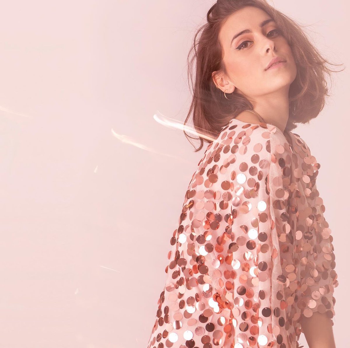 Nos trasladamos de cuenta: iriscollectionbrand.
Nueva colección ya disponible en nuestras tiendas, nuevo proyecto en marcha.
Aprovechando las buenas energías que se generan cuando hacemos un cambio, nos renovamos, nos ilusionamos, nos impulsamos, avanzamos...