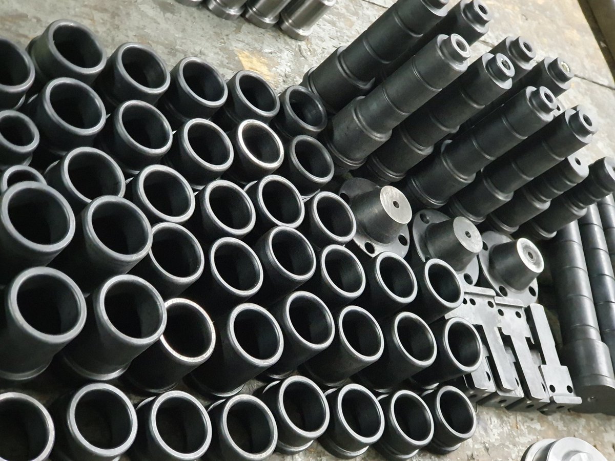 GPerplast's tweet photo. Pernos y bujes después del tratamiento térmico con dureza 52-54RC
.
.
.
.
#plasticinjection #moldmakers #toolmaker #plasticinjectionmolds #inyecciondeplastico #toolmaker #engineering #moldmaker #mold #molds #moldesdeinyeccion #cnc #spritzgießen #hechoenmexico #gperplast https://t.co/o5YcY9Sn5z