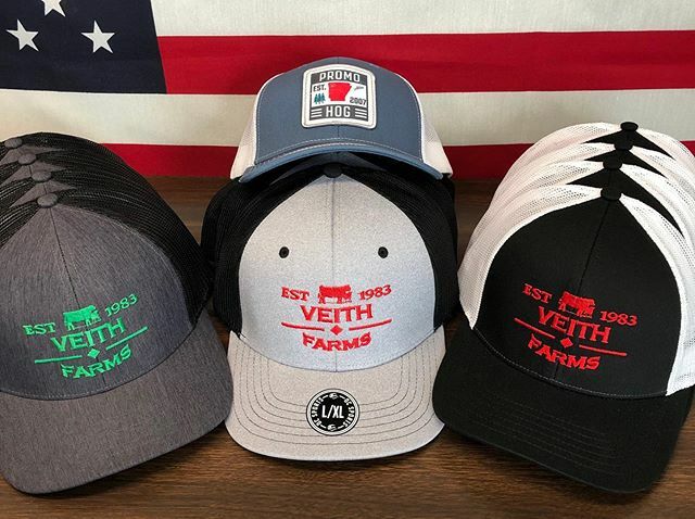 promohog's tweet photo. New logo rolled out for Veith Farms today. Thank y’all for your orders. .
.
.
#promohog #veithfarms #oc771 #oc770 #ct120m #est1983 #cattlelife #cattleranching #snapbackhats #meshbackhats #fittedhats @reeseveith @outdoorcap @promohog https://t.co/tGCsQDCFuK https://t.co/p6B9tg9rv0