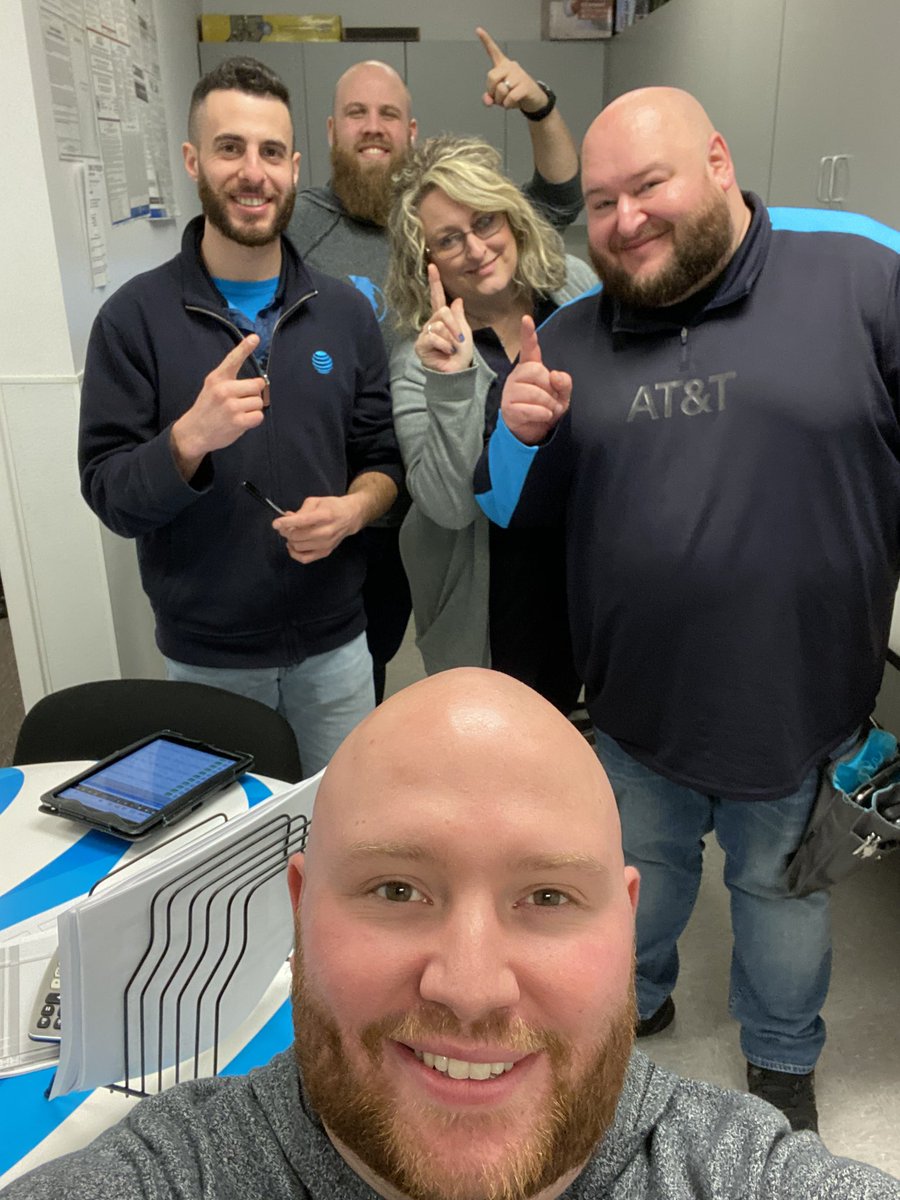 Jon_Kirwin's tweet image. Ice cream social for #NationalFunAtWorkDay at Morgantown Mall! #MoneyMakerz #RETI #POWerEquation #unstOHPAble #FunATTWork