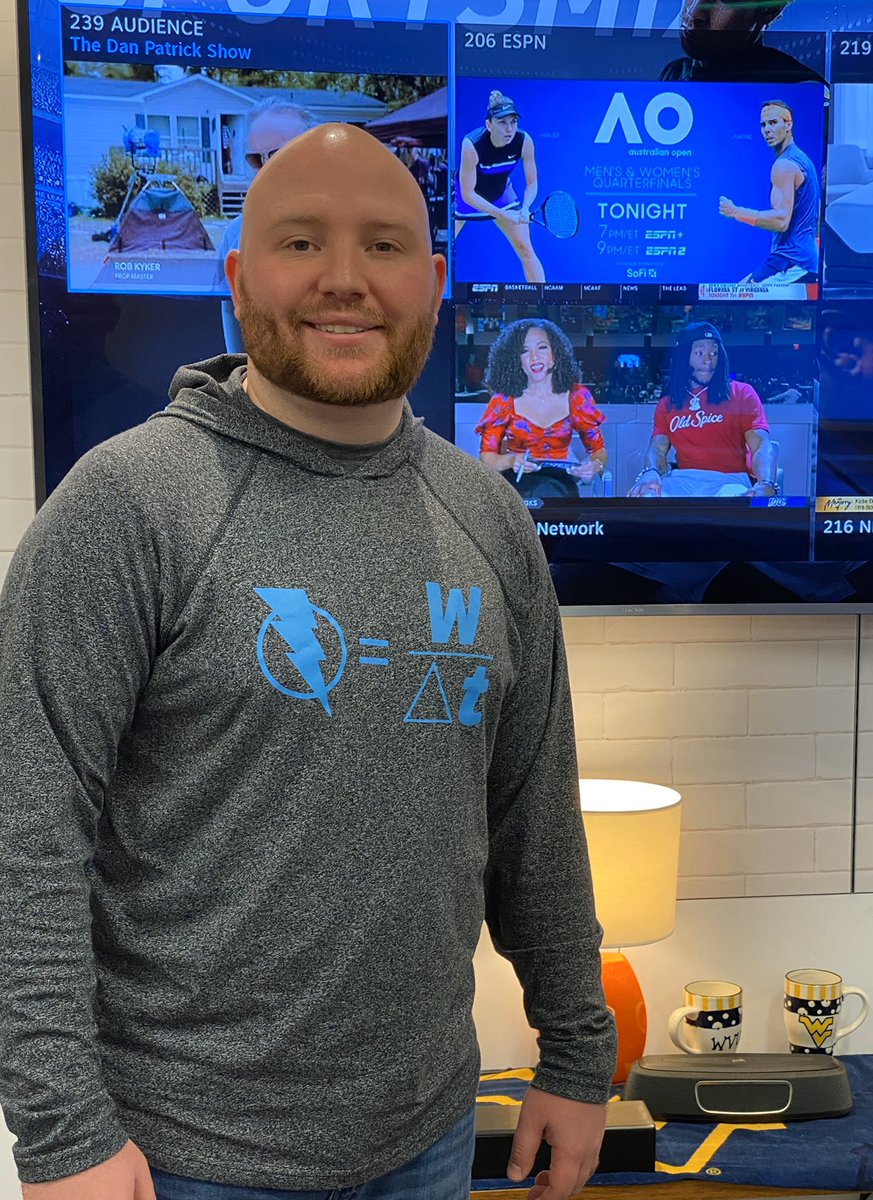 Jon_Kirwin's tweet image. Ice cream social for #NationalFunAtWorkDay at Morgantown Mall! #MoneyMakerz #RETI #POWerEquation #unstOHPAble #FunATTWork