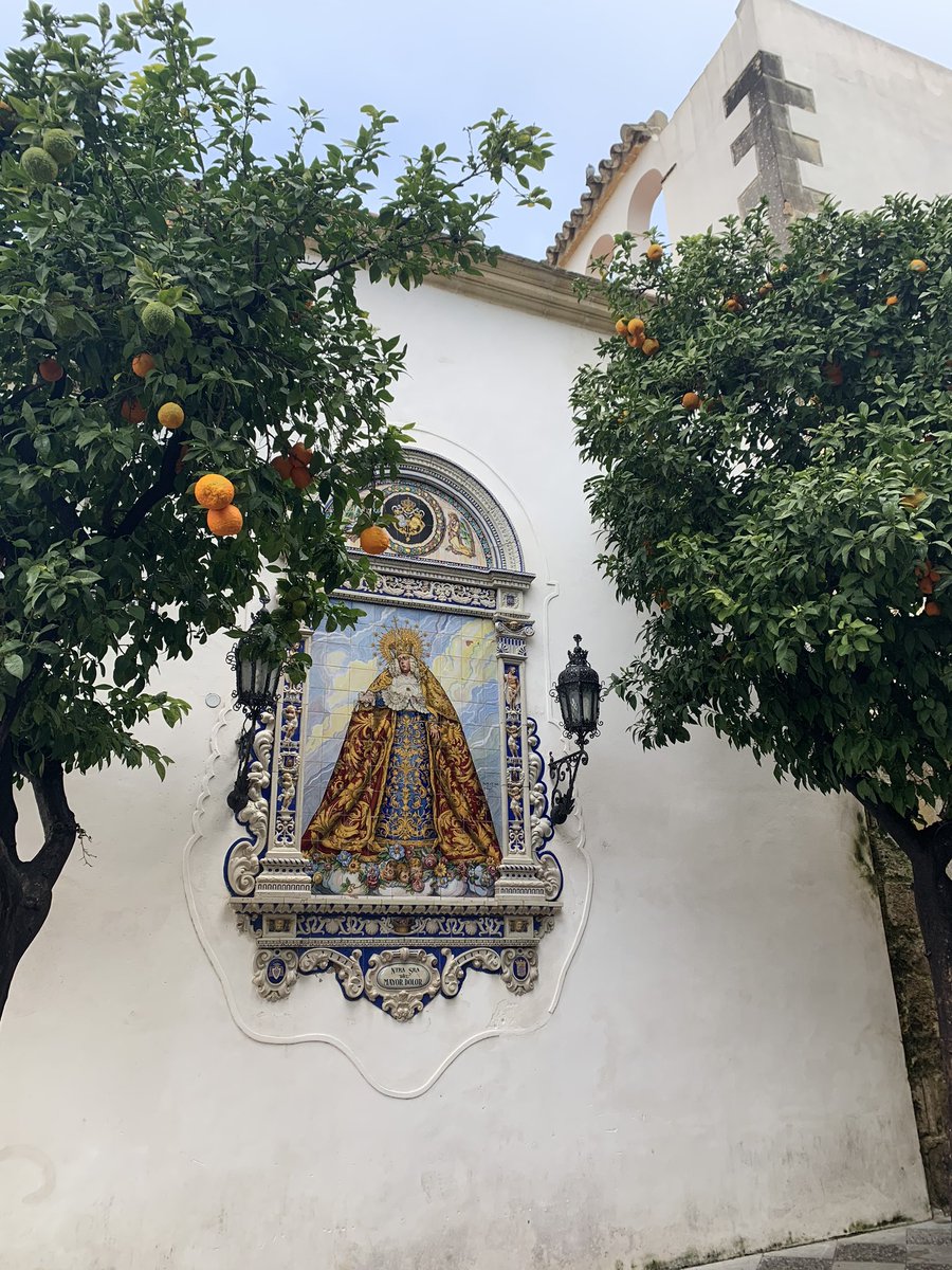 IsabellaMNoble's tweet photo. Always great to be back in Jerez #lpinspain #bodegastiopepe #lp #jerez https://t.co/LVqqMcJBl4
