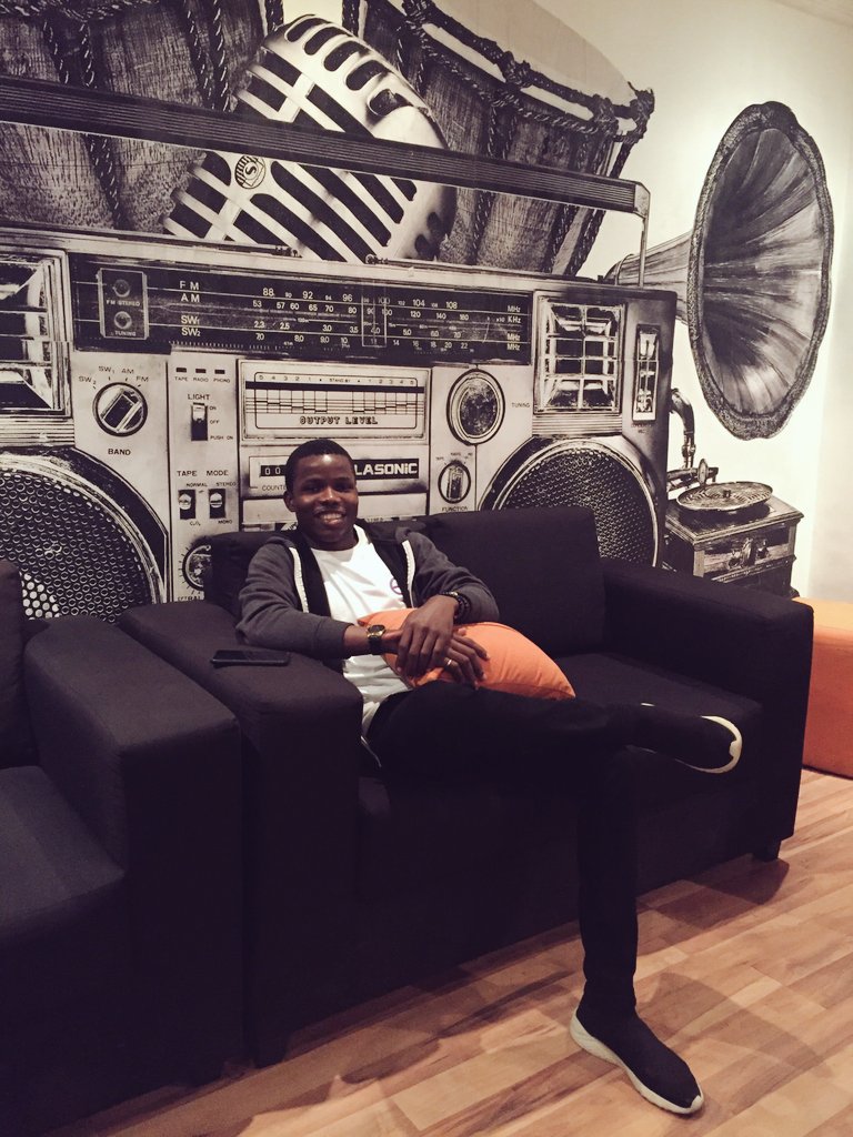 PiousGeek's tweet photo. Yeah, #ProductHuntLagosMeetup was awesome and thank you all for showing up. #ProductHuntMeetup 😊 https://t.co/KInc6wvjFz