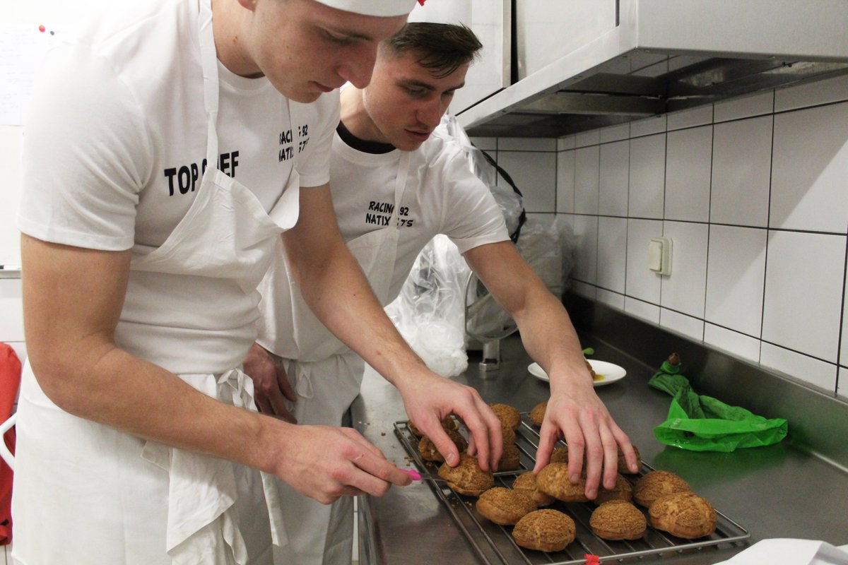 👨‍🍳 TOP CHEFS ! 👨‍🍳

Hier soir membres du staff et joueurs du Racing 92 <a href="/natixis/">NatixisCommitments</a> Sevens se sont affrontés dans une grande épreuve de cuisine ! 🍠🥯🍲 

Découvrez les équipes, le menu et les grands gagnants : bit.ly/3aPB9se

#RacingFamily #Racing92NatixisSevens