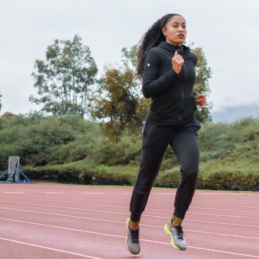 goQueengo's tweet image. Can’t look back, keep pushing forwarding
 #trackgirltuesday