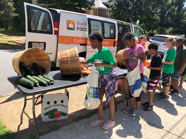 BRAFB's tweet photo. A bright future is built on access to healthy, nutritious food.

Thanks to @pacificlife, 50,336 pounds of fresh produce will be available for children, seniors and their families struggling to put enough food on the table.

#HungerHero #PLGrants #Lynchburg #FarmFresh #food4all https://t.co/MGhsrlopov