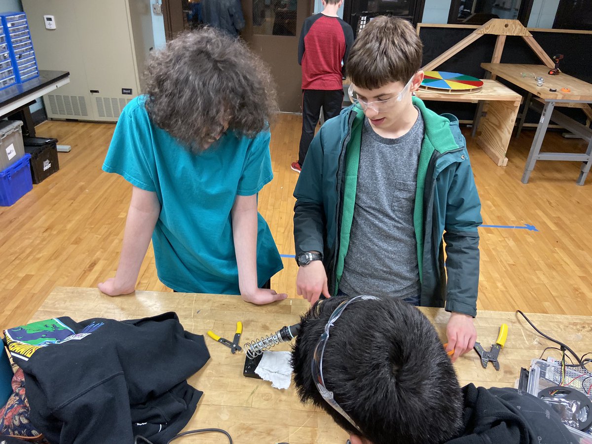 We spent the first day of Week 4 working on our business plan, getting our batteries ready for the season, testing our control panel manipulator, preparing our robot light system, and continuing to CAD! #Infiniterecharge #frc