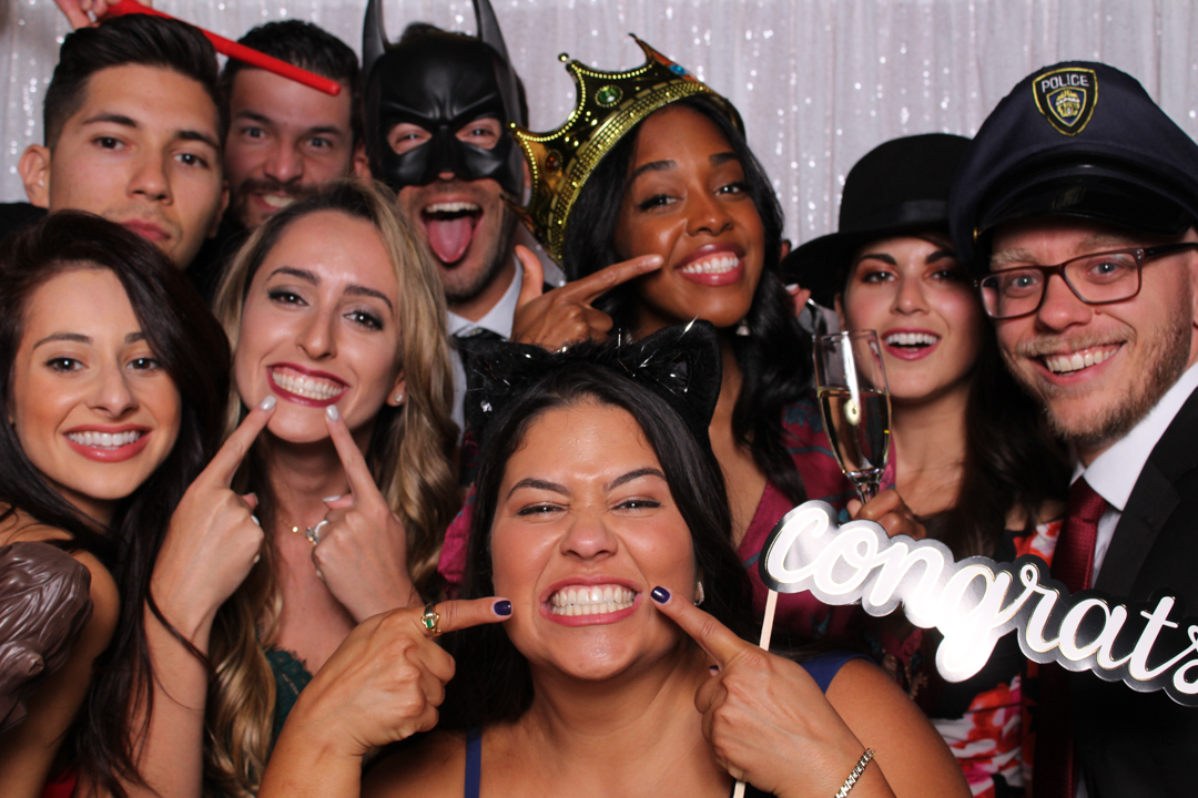 toastent's tweet photo. Our open-air style photo booth can accommodate your entire wedding party! And you'll get unlimited prints so everyone gets to take one home. #toastMEDIA #atxphotobooth https://t.co/ysCaV3Pyox
