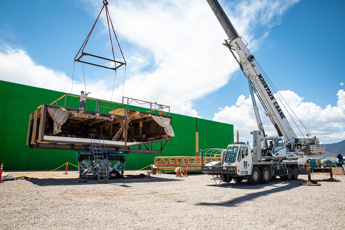Lights, Camera Action!  Our Grove TMS 9000 E was onsite at a movie set hoisting a 15,000 lb boat in front of the green screen.  We obviously believe our truck crane was the star of the show! 😉 
#crane #truckcrane #grove #movieset #boat #greenscreen #gimbal #safetystrong