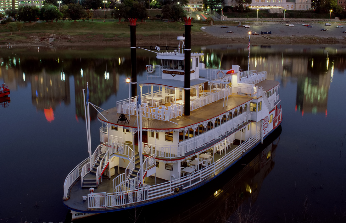 Its #NationalPlanForVacationDay ! Nothing is more perfect for your Memphis vacation than a ride on the Mighty Mississippi! Plan your riverboat ride now at 901-527-2628 or memphisriverboats.net