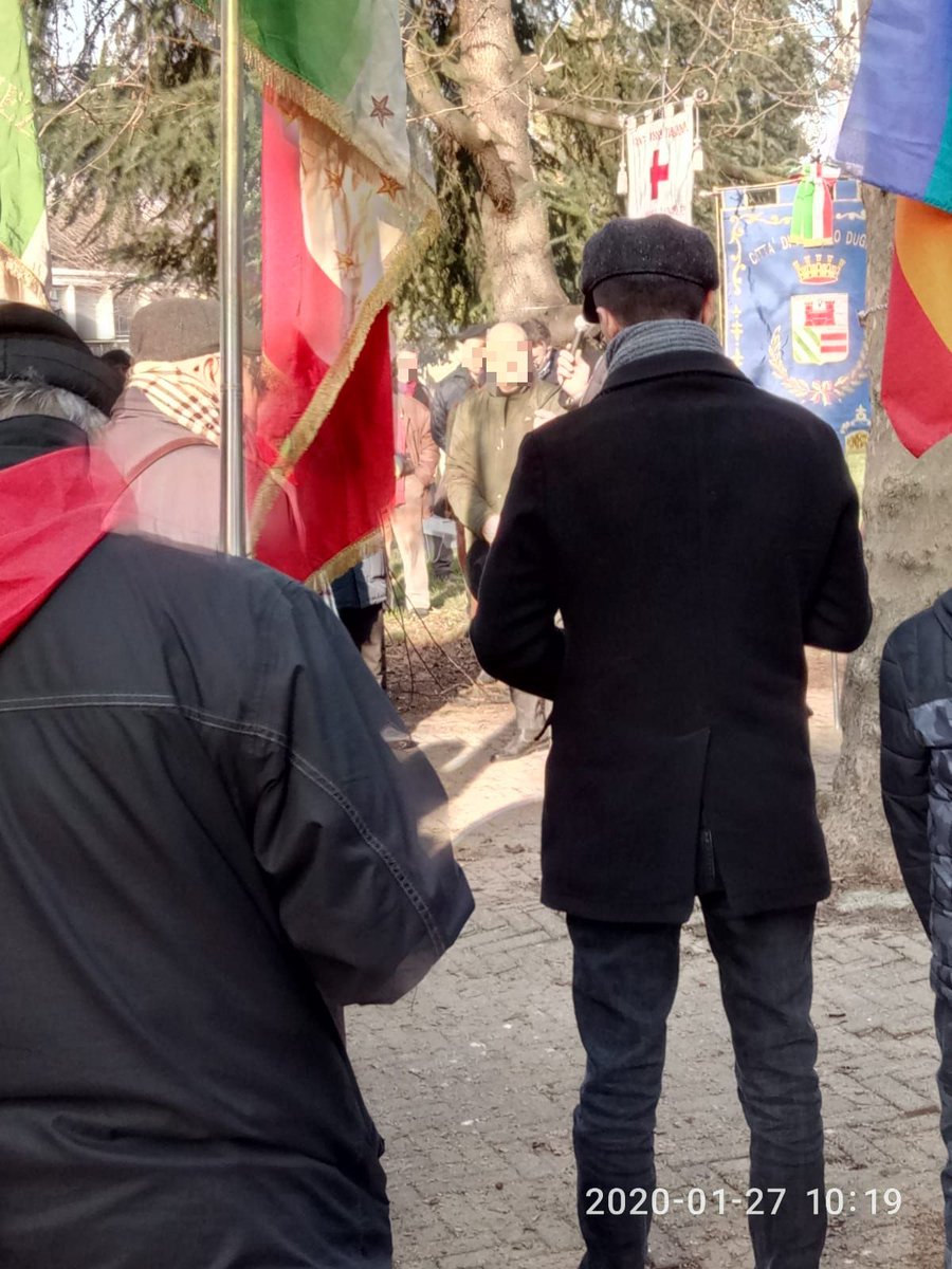 icscrocipaderno's tweet photo. #GiornodellaMemoria2020 @pad_dugnano 
I ragazzi dell'@icscrocipaderno hanno preso parte alla cerimonia presso il "Parco della Memoria" di Calderara. Presenti autorità comunali, associazioni, una delegazione dell'Ics Allende, ma anche gente comune: insieme, per non dimenticare! https://t.co/5HIgc5yZ5z