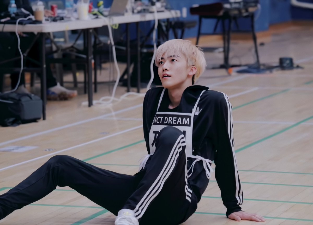 อดิดาสคือกราฟผัวสูงทะลุ