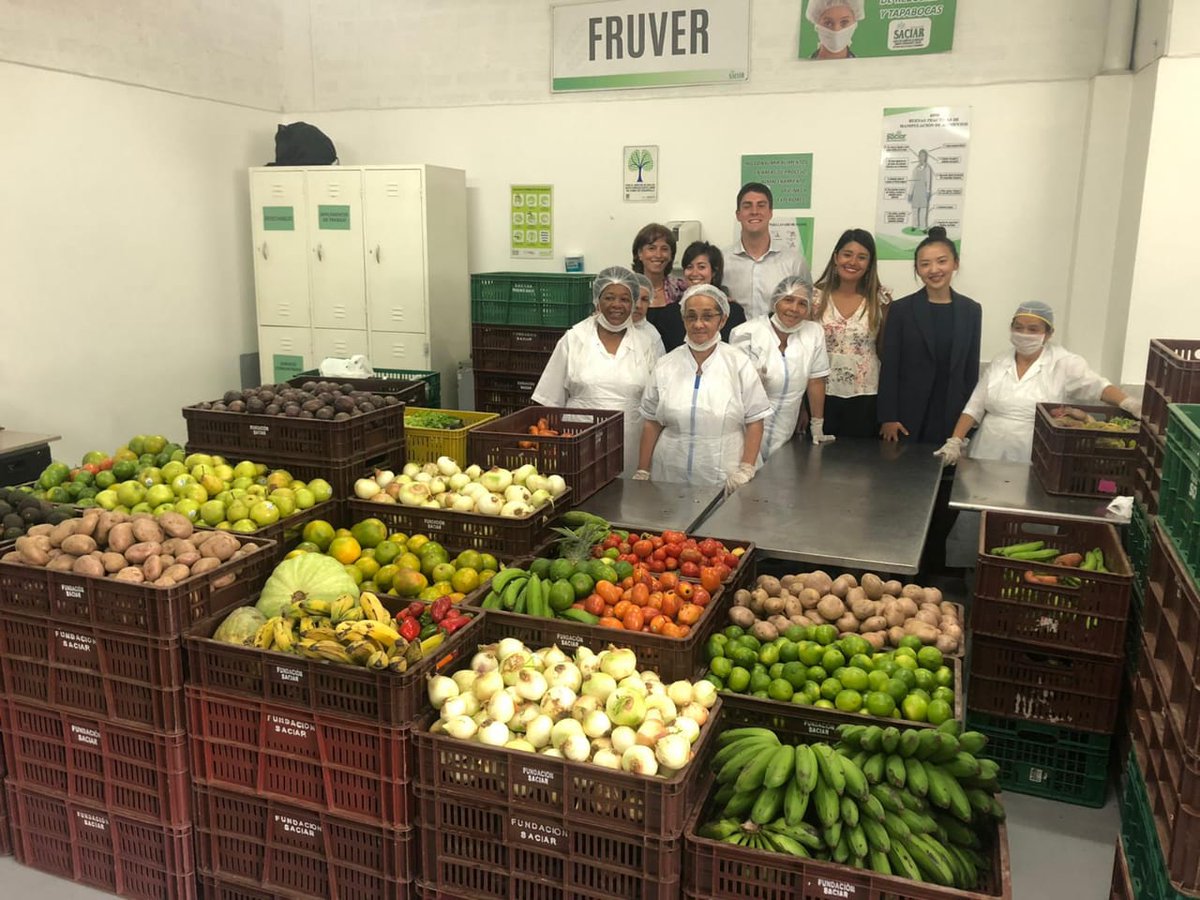juanbuitrago_'s tweet photo. La escuela de derecho de Harvard resalta los esfuerzos de Colombia para disminuir pérdidas y desperdicios de alimentos https://t.co/ap19HZrKyO | 🇨🇴🍎👩‍👦👨‍👦 https://t.co/W0yLbxdoFe
@abacocolombia @CavelierE @FNutresa @Fundacion_Exito @FundacionSaciar @bancalimentosca @foodbanking https://t.co/zJeCHOgs2o
