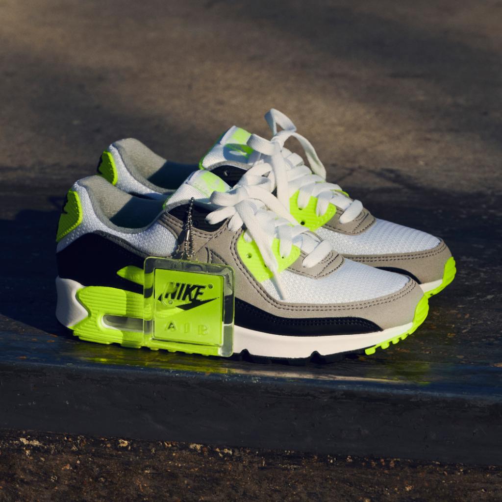 nike air barrage foot locker