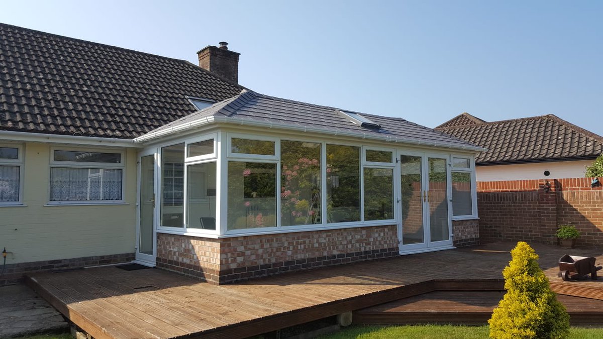 SupaLiteRoofs's tweet photo. Another lovely roof conversion 🏡!
#TapcoTiles used to compliment the property ✨
Finished off with a roof vent to bring in some natural light from above 🤩
Amazing! 👏
#SupaLite #SupaLiteRoof #Roofing #TuesdayThoughts #Tuesday #Design https://t.co/vh1tf0VHQs