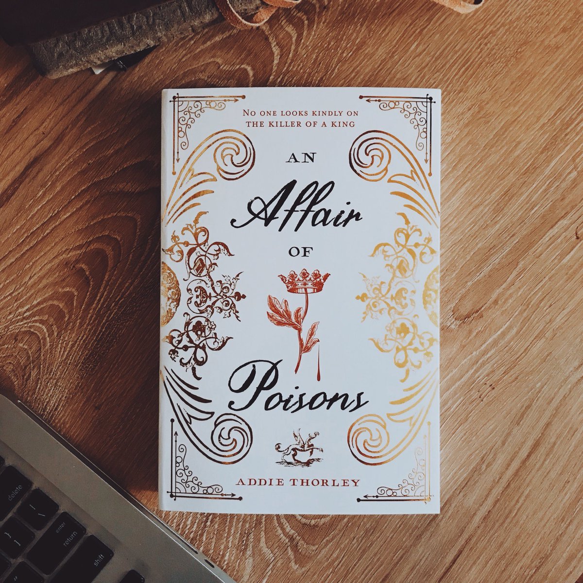 It’s paperback release day for AN AFFAIR OF POISONS by @addiethorley! 🎉🎉🎉

To celebrate, I’m doing a giveaway for this gold-foiled beauty over on Instagram! 🥀 Check it out: instagram.com/p/B73PfShgnhr/…

#giveaway #anaffairofpoisons #bookgiveaway