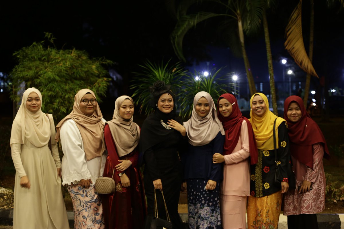 heyitsatiq's tweet photo. My housemates ♥️
#B307 https://t.co/HZPHGyEULG