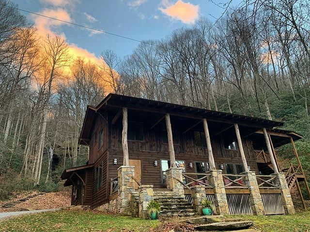 Rockbrook's tweet photo. Usually the view from the office is gorgeous but we think the view of the office is pretty great too.
#waterfall #blueskies #seriouslynofilter #summercamp #views #rockbrook #rockbrookcamp #rockbrookcampforgirls #rockbrookcampforever https://t.co/s9yEKKRwFa https://t.co/zHTI4jPvoI